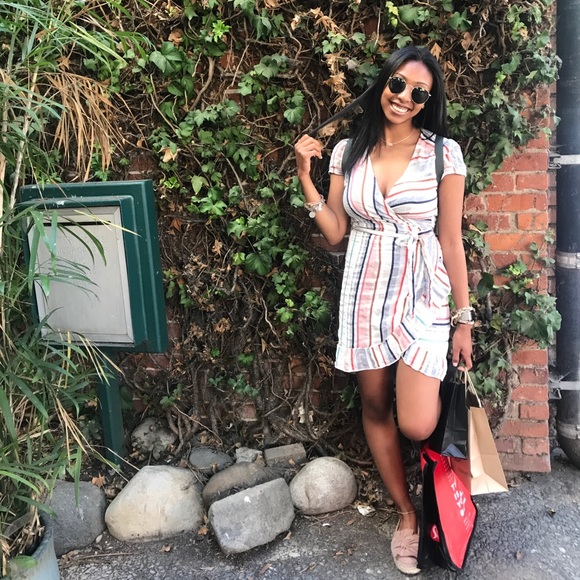 Meet your Posher, Penita - Picture 2 of 4